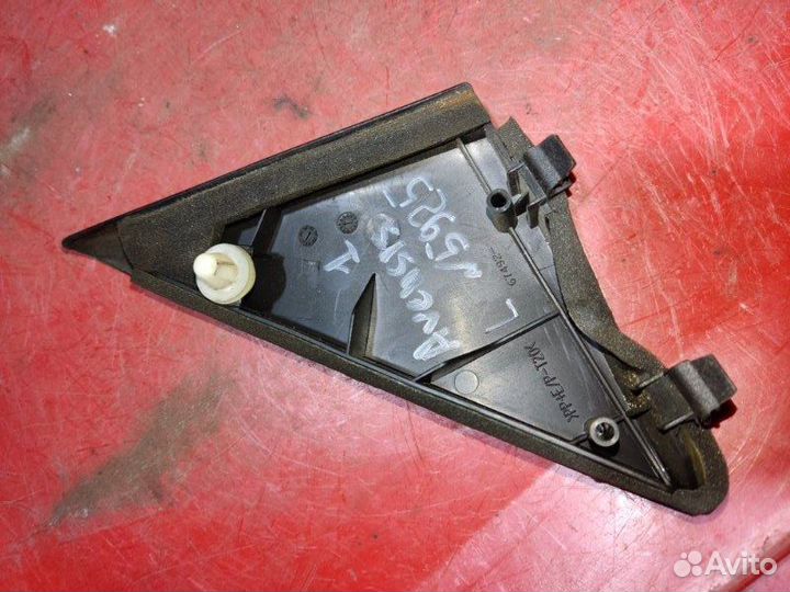 Крышка зеркала внутренняя левая Toyota Avensis