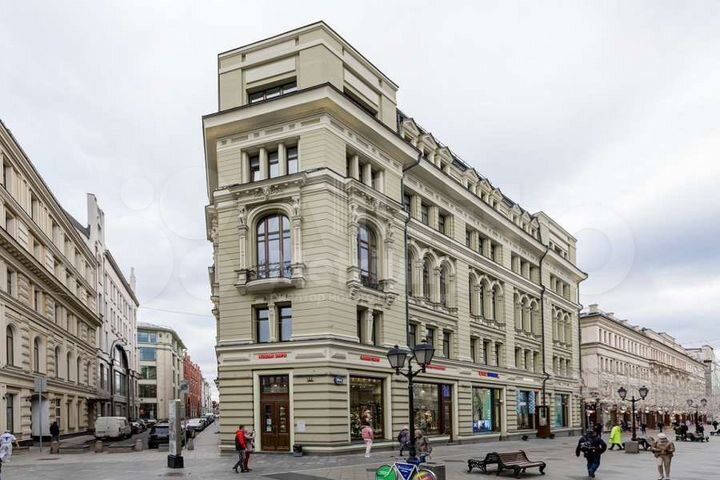 Машиноместо, > 30 м²