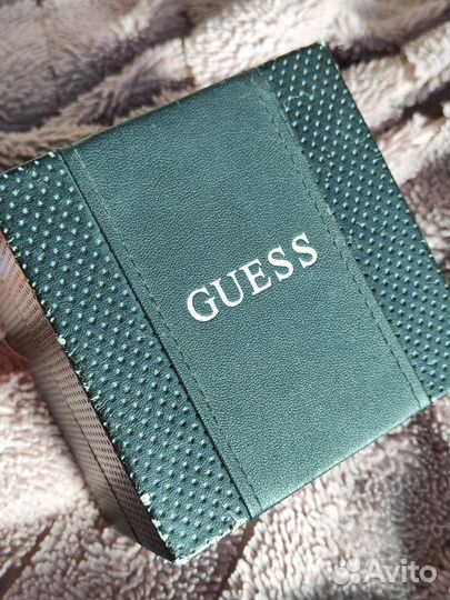 Часы женские Guess