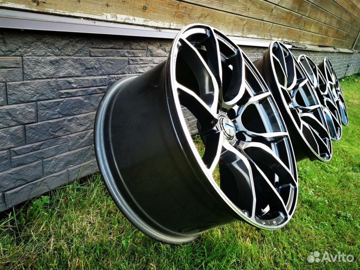 Rays Gram Lights Azure 57 ANA 8/9.5 5x114.3/112