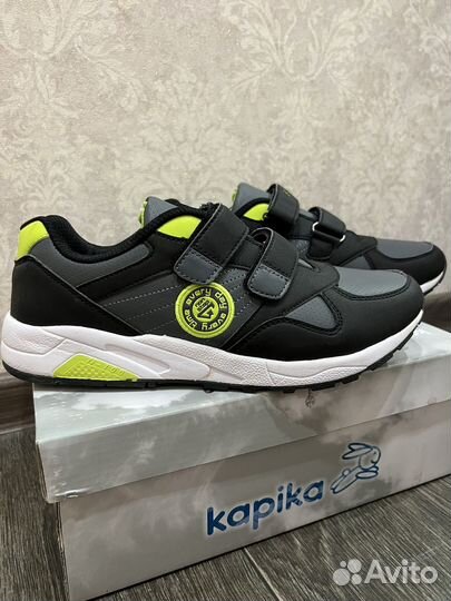 Кроссовки