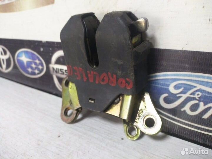 Замок двери багажника Toyota Corolla EE111 4E-FE