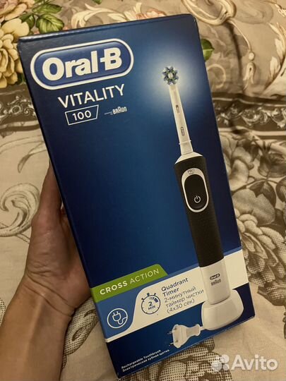 Новая Электрическая зубная щётка Oral-B 100