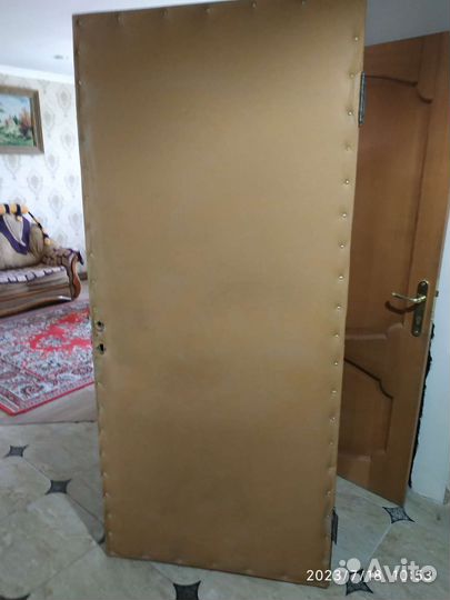 Дверь входная деревянная бу