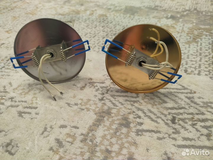 Продаются светильники