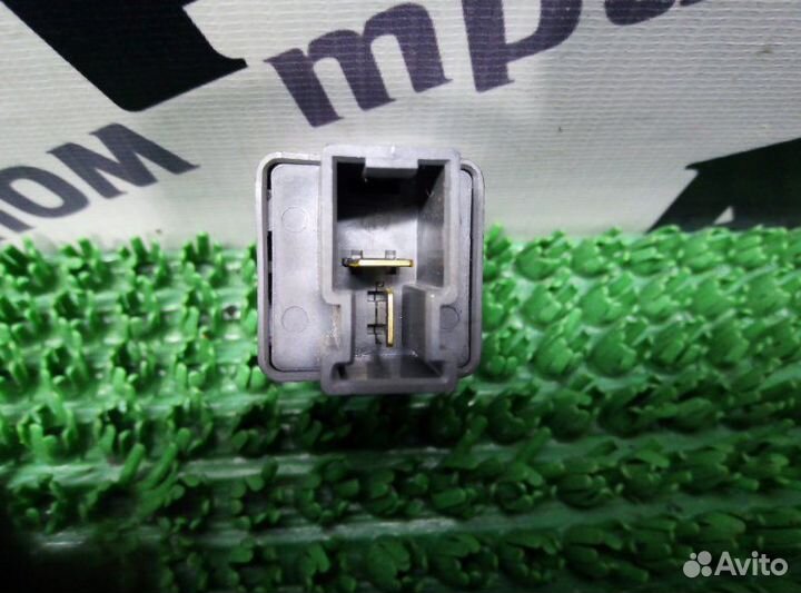 Реле Nissan Cefiro A33 VQ20DE 2000