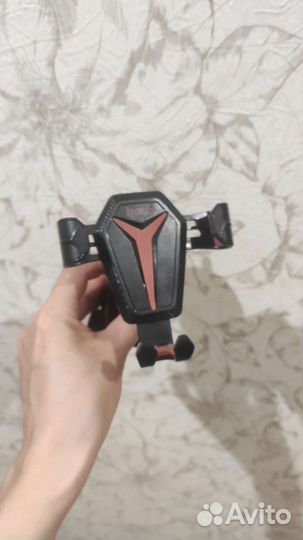 Крепление на присоске для телефона в машину