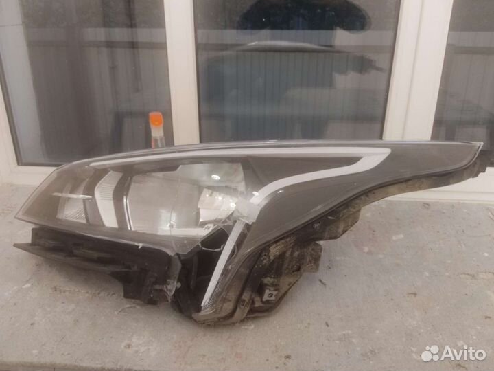 Фара левая на Kia Rio X рестайлинг 2021 -2023