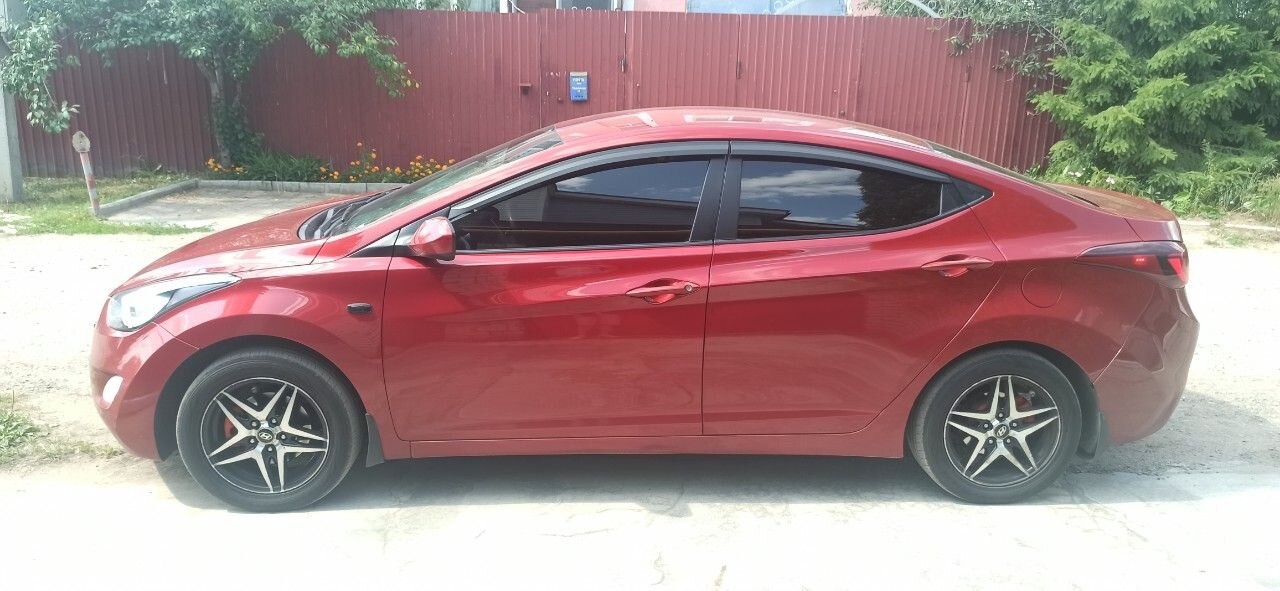 Hyundai Elantra: фото владельца