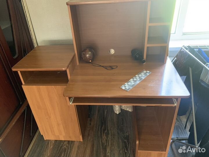 Компьютерный стол