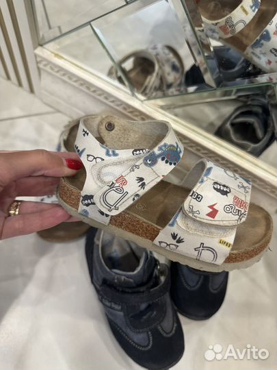 Кроссовки, босоножки 25-26