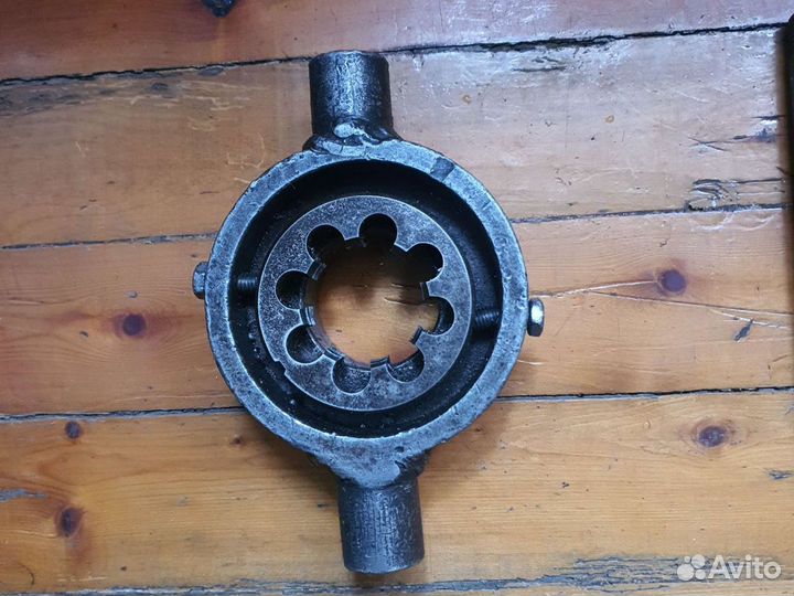 Плашки 2шт.клуппы 4ш.Приспособление нарезки резьбы