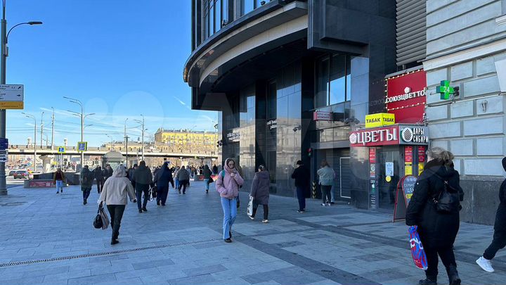 Ритейл на Зубовском бульваре, 13