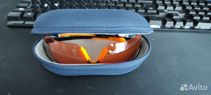 Очки спортивные