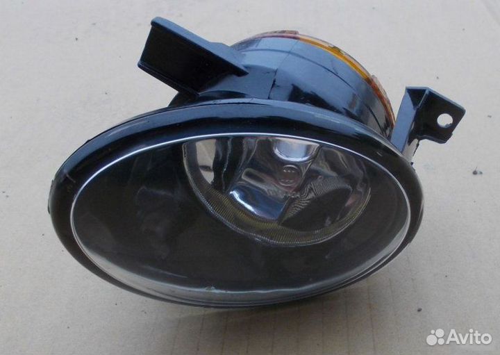 Противотуманная фара левая Volkswagen Touareg