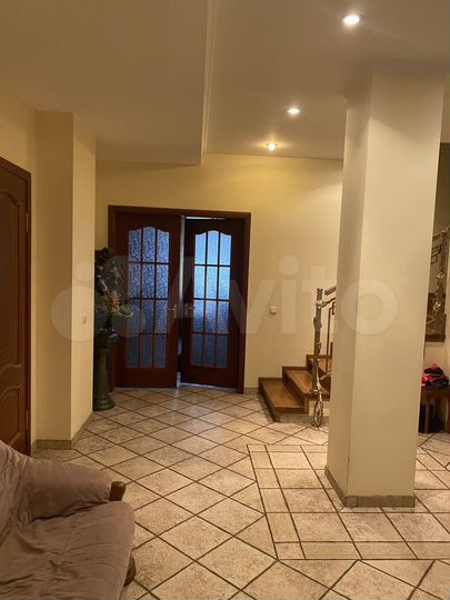 4-к. квартира, 166 м², 1/5 эт.