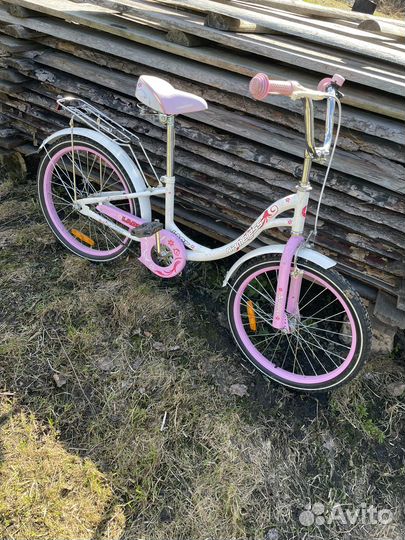 Велосипед для девочки колеса 20