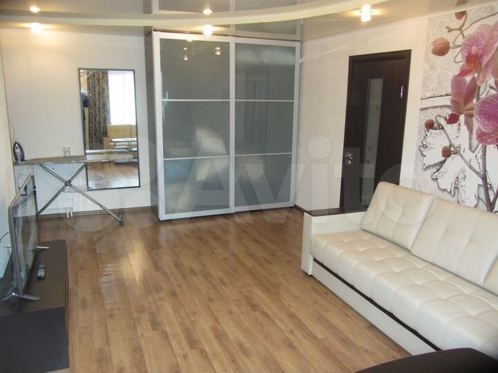 2-к. квартира, 63 м², 8/18 эт.