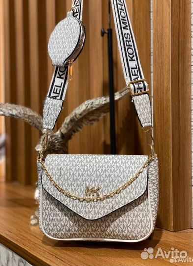 Продам женскую сумку