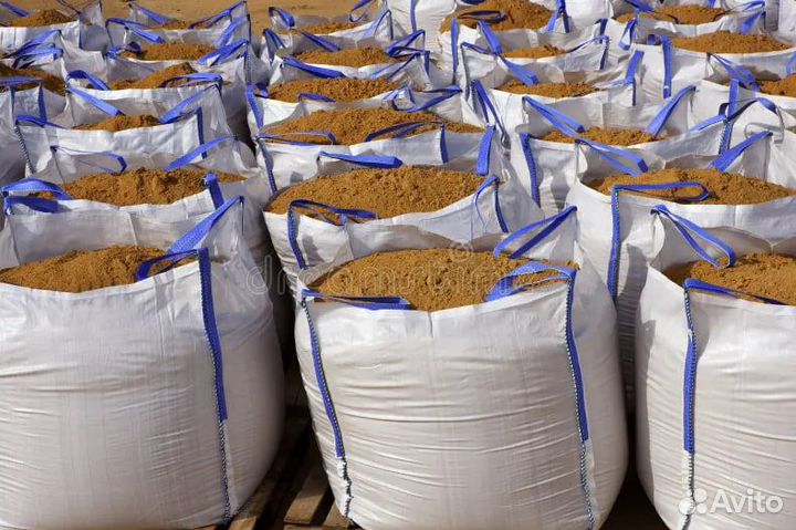 Песок в мешках