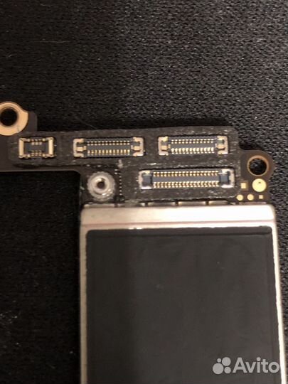 Материнская плата на iPhone 8 plus