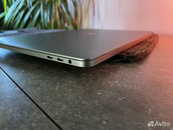 MacBook Pro 13 2020 16/512/i5 193 цикла