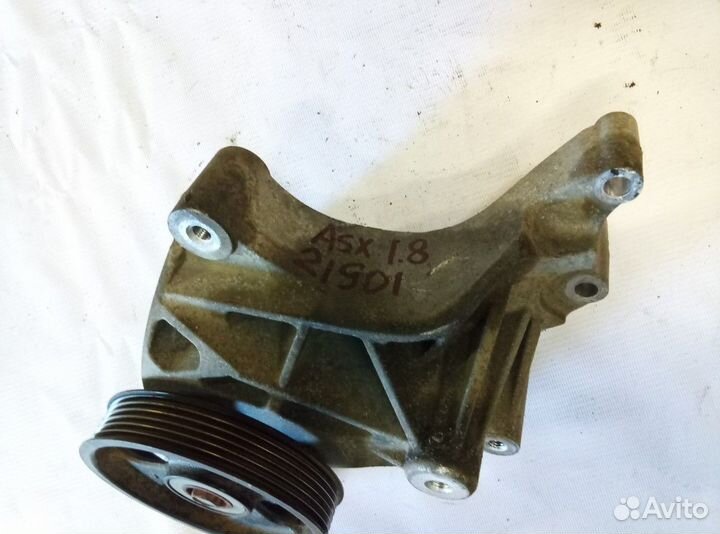 Кронштейн ролика гур Mitsubishi ASX