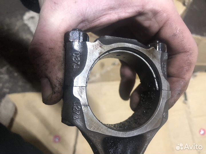 VW Passat B3 1.8 Шатун с поршнем