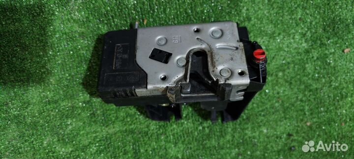 Замок задний правой двери Opel Vectra C