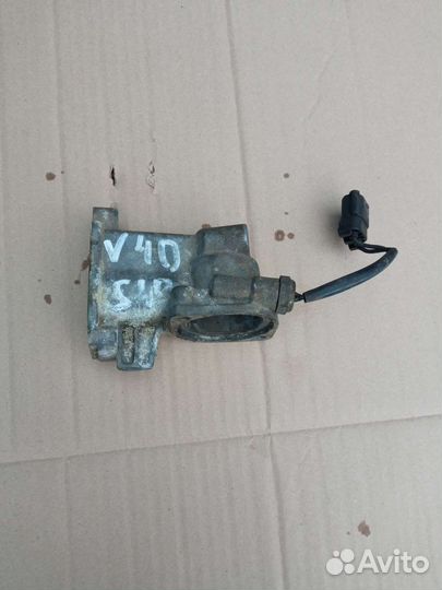 Volvo V40 S40 корпус термостата