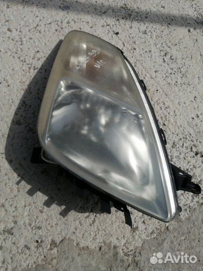Фара правая Toyota Prius NHW20 1NZ