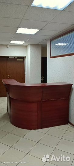 Стойка на рецепшен