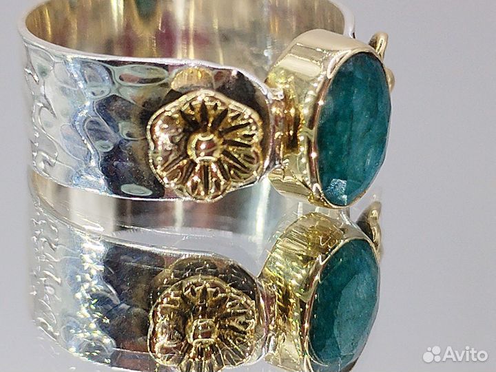 Кольцо с изумрудом