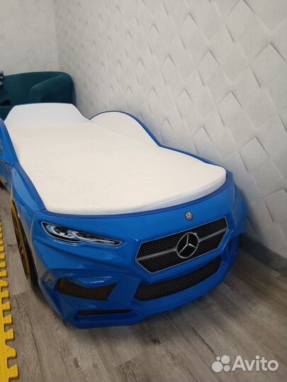 Детская кровать машинка