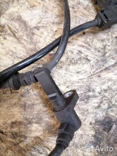 Датчик ABS передний правый Mercedes Viano 639 RWD