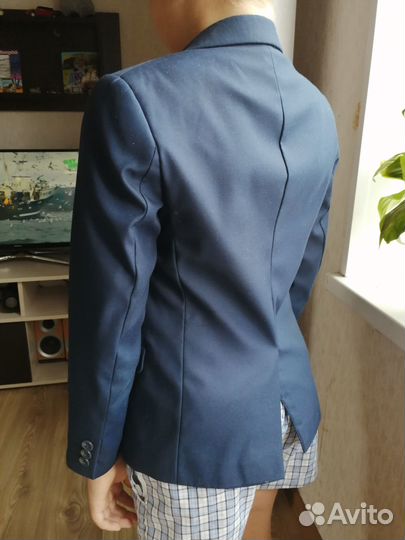 Школьный костюм