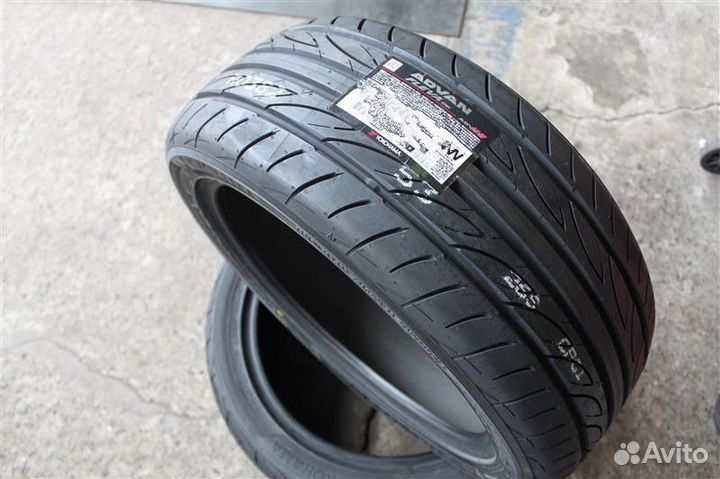 Yokohama Advan Fleva V701 215/50 R17