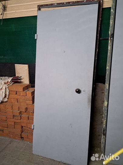 Железные входные двери бу