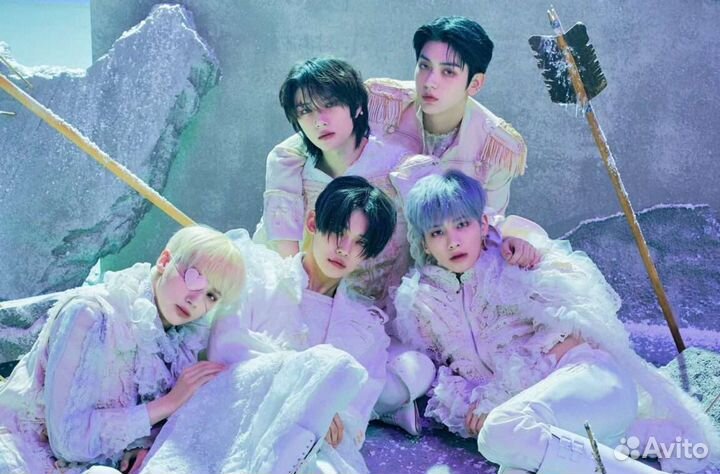 Много плакатов Все звёзды k-pop, аниме и не только