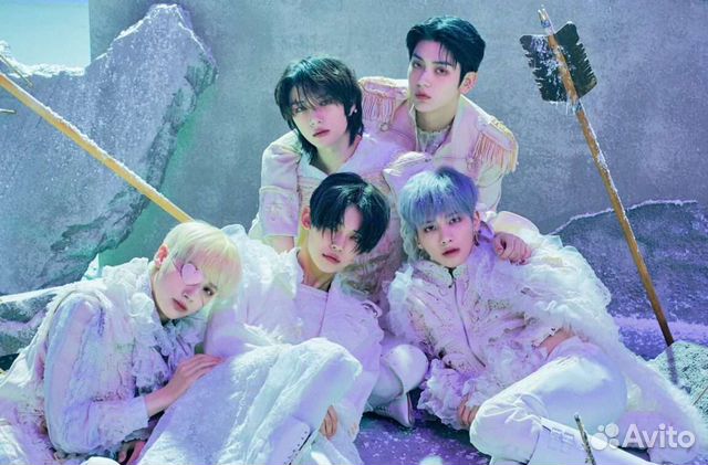 Много плакатов Все звёзды k-pop, аниме и не только