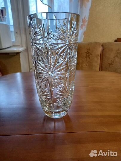 Ваза хрустальная