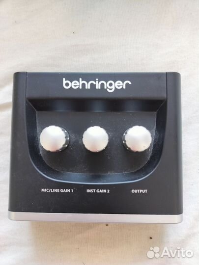 Behringer U-phoria UM2