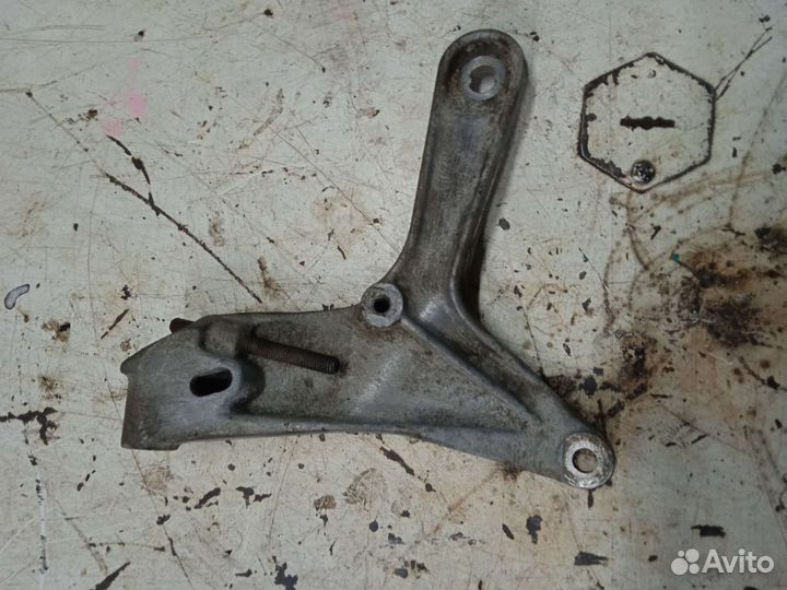 Кронштейн Pontiac Grand AM Понтиак гранд ам