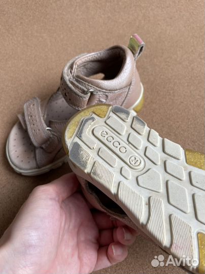Сандали для девочки ecco 25