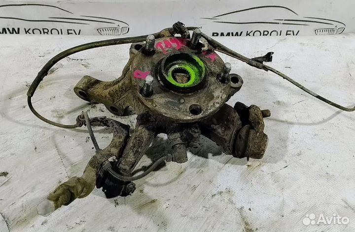 Поворотный кулак передний правый (2000-2006) Toyot