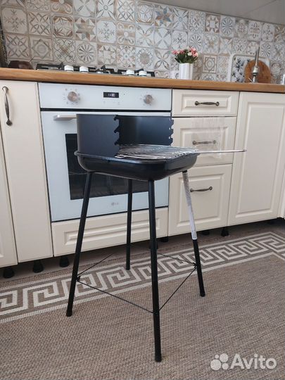 Новый гриль барбекю