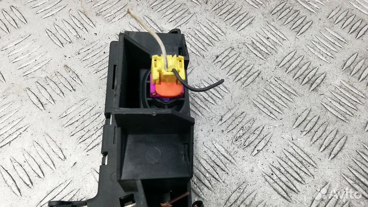 Клемма аккумулятора плюс audi A6 C6 2007