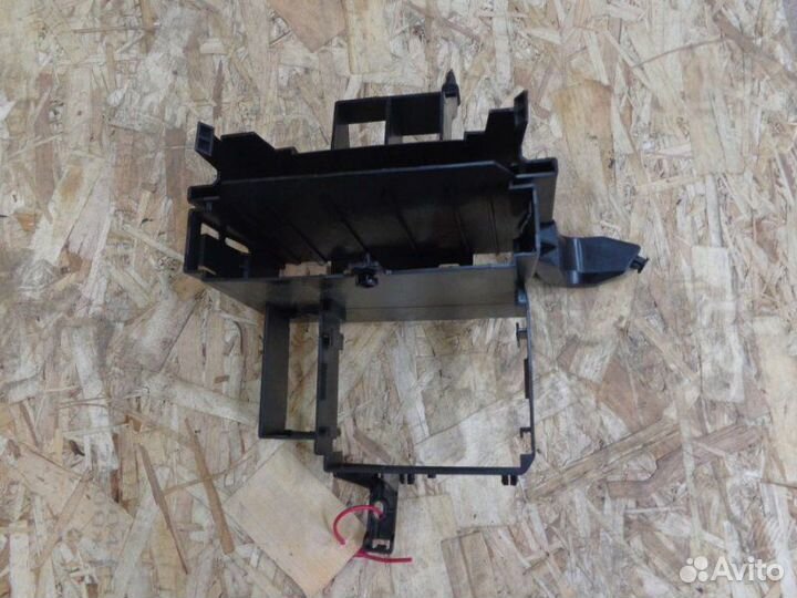 Кронштейн Volkswagen Touareg 7L6 BAR