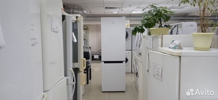 Холодильник Indesit