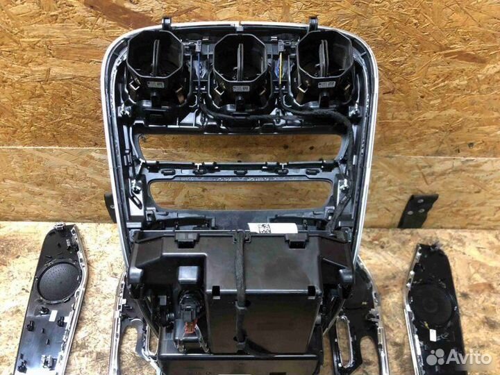 Консоль салона (кулисная часть) Mercedes-Benz Glc